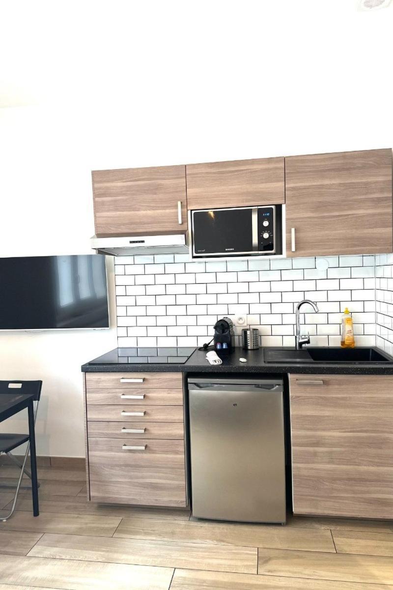 Le Felix 3, Studio Entierement Equipe Et Amenage Pour Accueillir Confortablement 2 Personnes, Tout Proche De La Gare De Sur L'avenue Felix Viallet Appartement Grenoble